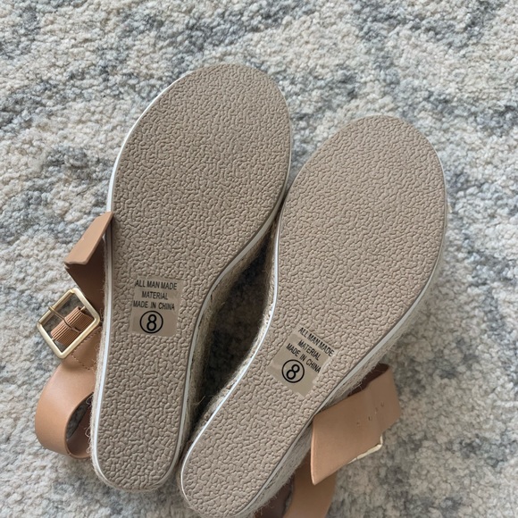 NWOT- Soda Nude Wedge- Size 8 - Picture 4 of 4